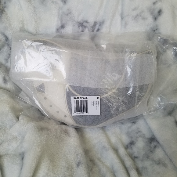 ⛔️SOLD⛔️Kate Spade Clifton Lane Penguin crossbody - Picture 4 of 5